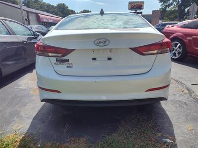 2017 Hyundai ELANTRA SE   - Photo 4 - Freeburg, IL 62243