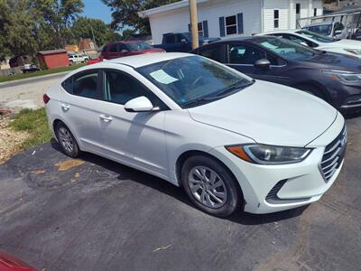 2017 Hyundai ELANTRA SE   - Photo 2 - Freeburg, IL 62243