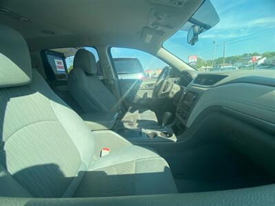 2013 Chevrolet Traverse LS   - Photo 4 - Belleville, IL 62226