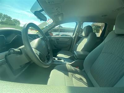 2013 Chevrolet Traverse LS   - Photo 5 - Belleville, IL 62226