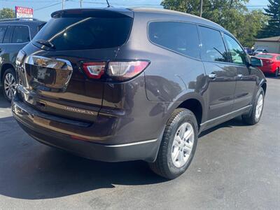 2013 Chevrolet Traverse LS   - Photo 9 - Belleville, IL 62226