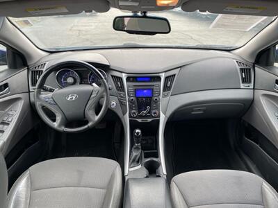 2013 Hyundai SONATA SE   - Photo 11 - Cahokia, IL 62206