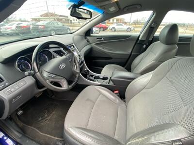 2013 Hyundai SONATA SE   - Photo 9 - Cahokia, IL 62206