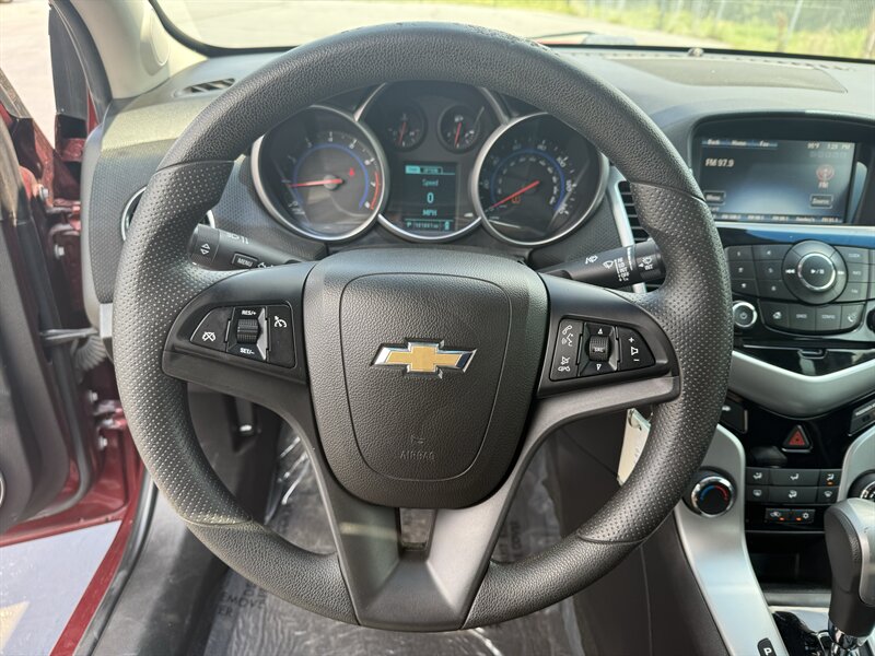 2016 Chevrolet Cruze Limited 1LT Auto - Photo 12 - Cahokia, IL 62206