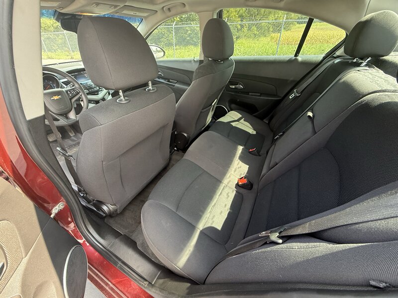 2016 Chevrolet Cruze Limited 1LT Auto - Photo 10 - Cahokia, IL 62206