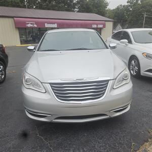 2012 Chrysler 200 Limited   - Photo 1 - Freeburg, IL 62243