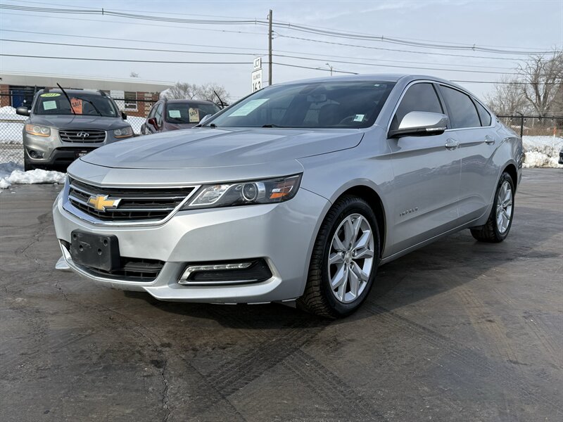 2018 Chevrolet Impala LT   - Photo 1 - Cahokia, IL 62206