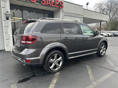 2017 Dodge Journey Crossroad   - Photo 4 - Fairview Heights, IL 62208