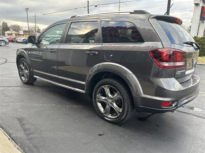 2017 Dodge Journey Crossroad   - Photo 5 - Fairview Heights, IL 62208