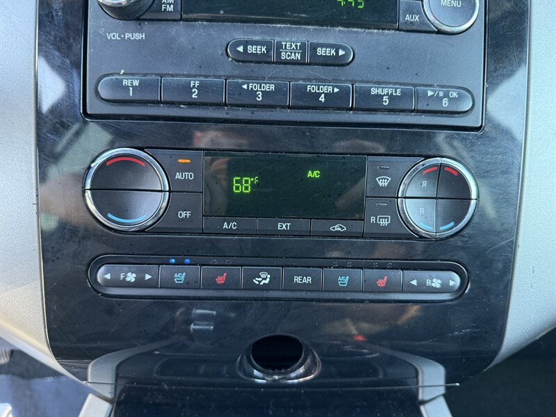 2011 Ford Expedition EL Limited - Photo 17 - Cahokia, IL 62206