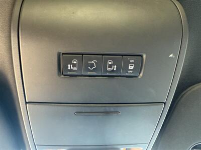 2017 Dodge Grand Caravan SXT   - Photo 13 - Cahokia, IL 62206