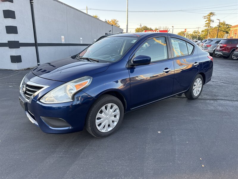 2018 Nissan Versa SV   - Photo 1 - Millstadt, IL 62260