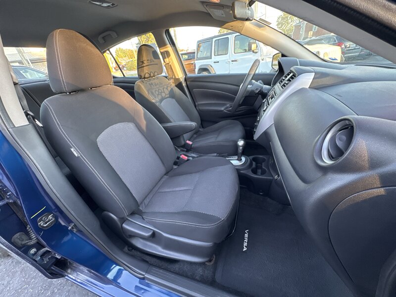 2018 Nissan Versa SV - Photo 13 - Millstadt, IL 62260