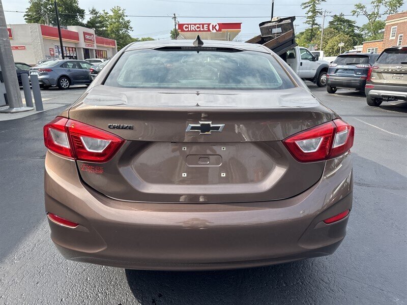 2019 Chevrolet Cruze LS - Photo 5 - Millstadt, IL 62260