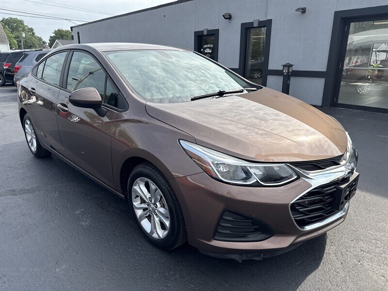 2019 Chevrolet Cruze LS - Photo 3 - Millstadt, IL 62260