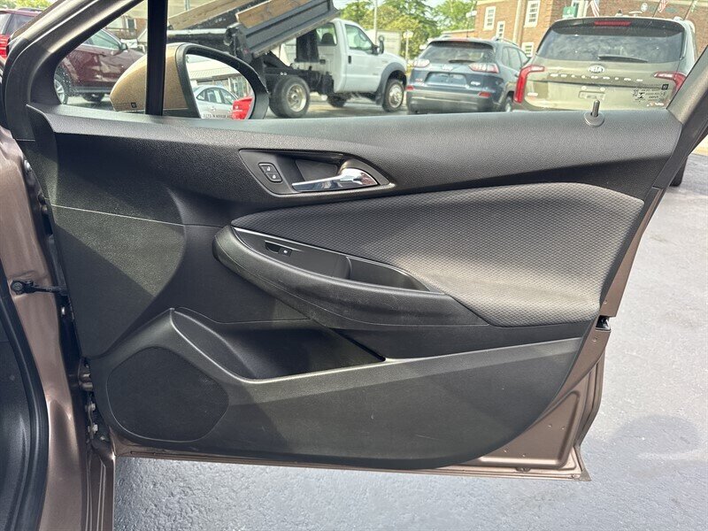 2019 Chevrolet Cruze LS - Photo 29 - Millstadt, IL 62260