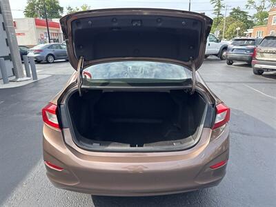 2019 Chevrolet Cruze LS - Photo 10 - Millstadt, IL 62260