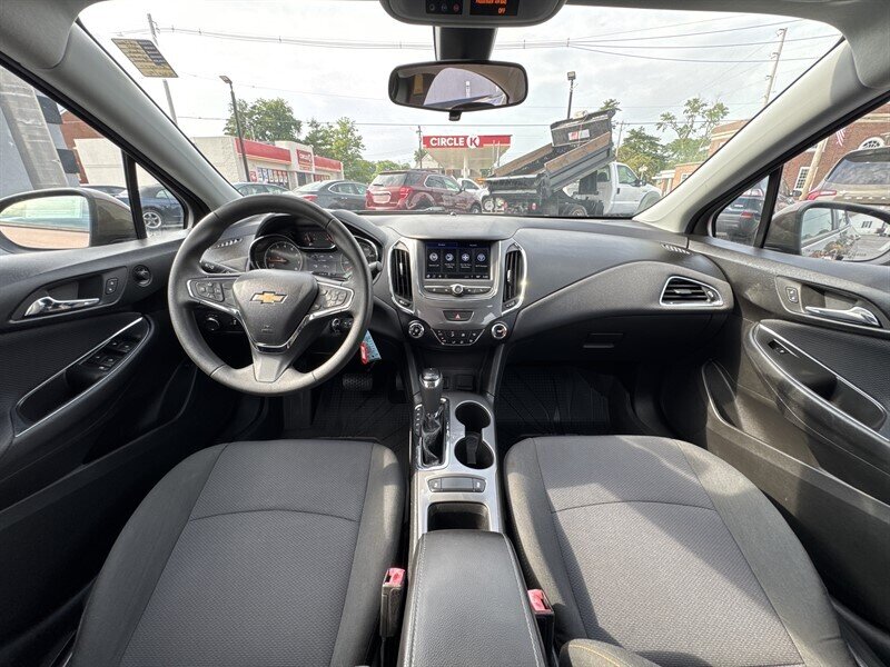 2019 Chevrolet Cruze LS - Photo 14 - Millstadt, IL 62260