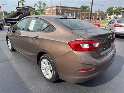 2019 Chevrolet Cruze LS - Photo 6 - Millstadt, IL 62260