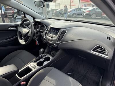 2019 Chevrolet Cruze LS - Photo 31 - Millstadt, IL 62260