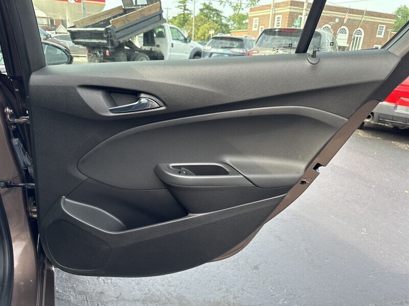 2019 Chevrolet Cruze LS - Photo 33 - Millstadt, IL 62260