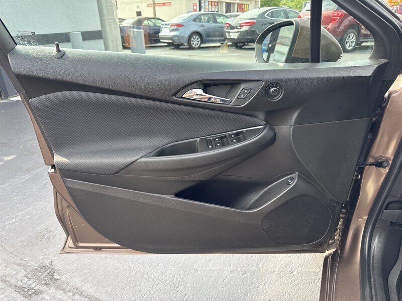 2019 Chevrolet Cruze LS - Photo 15 - Millstadt, IL 62260