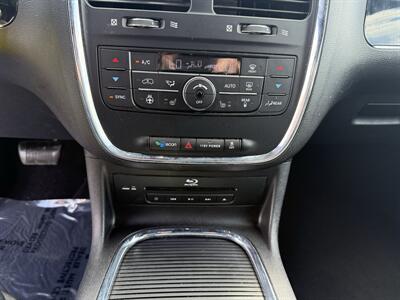 2016 Chrysler Town & Country S   - Photo 17 - Cahokia, IL 62206