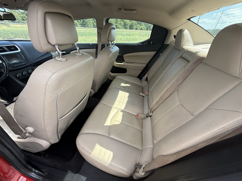 2011 Dodge Avenger Lux - Photo 10 - Cahokia, IL 62206