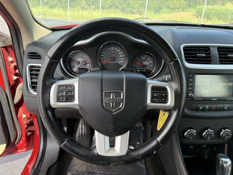 2011 Dodge Avenger Lux - Photo 12 - Cahokia, IL 62206
