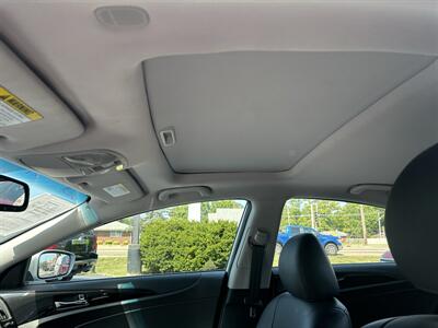 2013 Hyundai SONATA SE   - Photo 9 - Fairview Heights, IL 62208