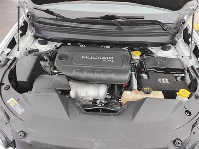 2019 Jeep Cherokee Latitude   - Photo 8 - Cahokia, IL 62206