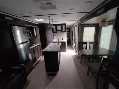 2018 FOREST RIVER LACROSSE LUXURY LITE  se3299 - Photo 5 - Freeburg, IL 62243