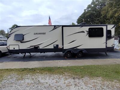 2018 FOREST RIVER LACROSSE LUXURY LITE  se3299 - Photo 2 - Freeburg, IL 62243