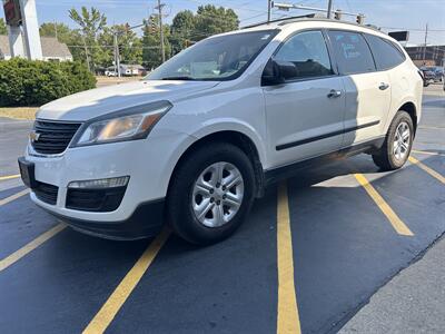 2013 Chevrolet Traverse LS   - Photo 3 - Fairview Heights, IL 62208