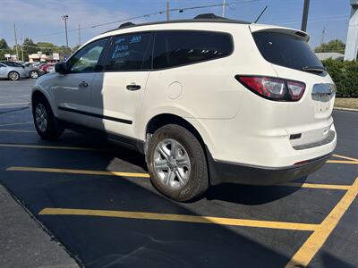 2013 Chevrolet Traverse LS   - Photo 5 - Fairview Heights, IL 62208