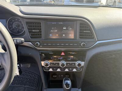 2020 Hyundai ELANTRA SEL   - Photo 11 - Cahokia, IL 62206