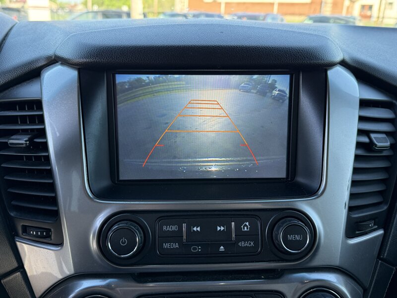 2016 Chevrolet Suburban LT - Photo 17 - Cahokia, IL 62206