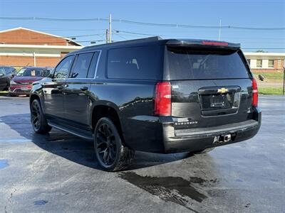 2016 Chevrolet Suburban LT - Photo 6 - Cahokia, IL 62206