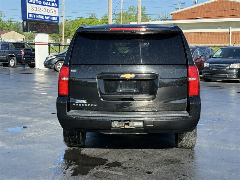 2016 Chevrolet Suburban LT - Photo 7 - Cahokia, IL 62206