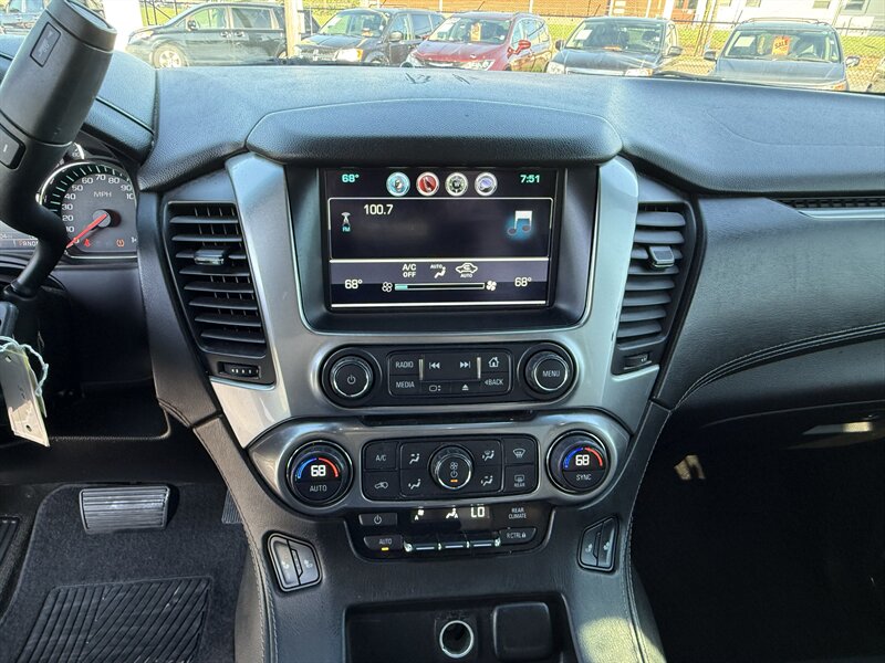 2016 Chevrolet Suburban LT - Photo 14 - Cahokia, IL 62206