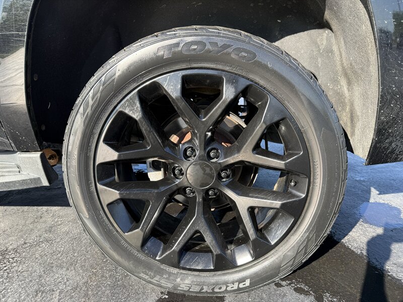 2016 Chevrolet Suburban LT - Photo 19 - Cahokia, IL 62206