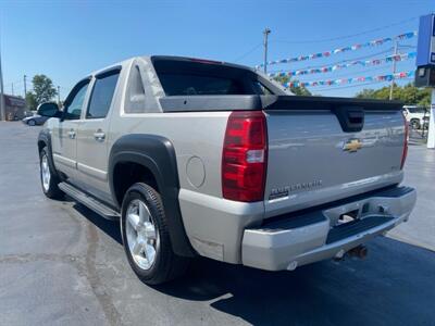 2009 Chevrolet Avalanche LT   - Photo 7 - Cahokia, IL 62206