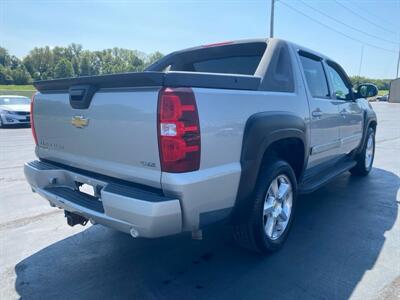 2009 Chevrolet Avalanche LT   - Photo 8 - Cahokia, IL 62206