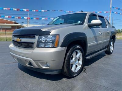 2009 Chevrolet Avalanche LT   - Photo 1 - Cahokia, IL 62206