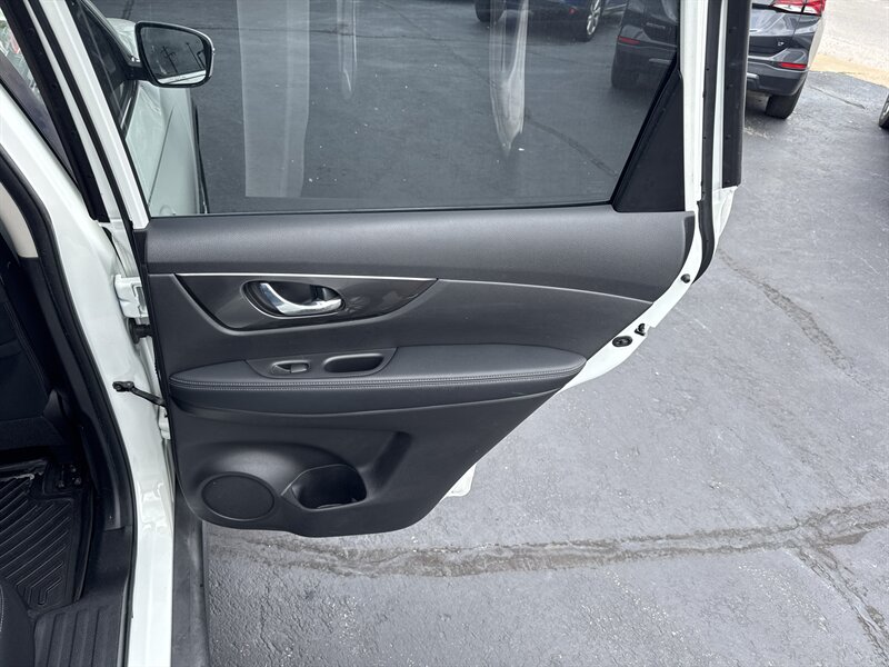 2020 Nissan Rogue S - Photo 18 - Millstadt, IL 62260