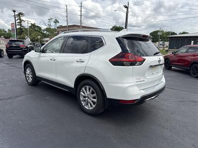 2020 Nissan Rogue S - Photo 4 - Millstadt, IL 62260