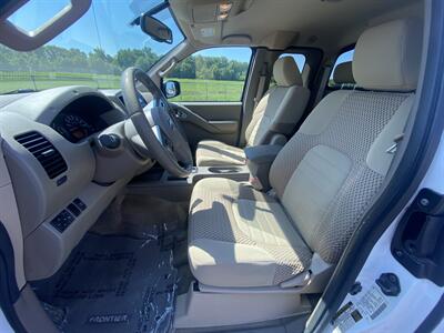 2012 Nissan Frontier SV V6   - Photo 10 - Cahokia, IL 62206