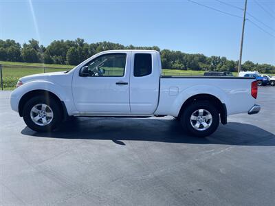 2012 Nissan Frontier SV V6   - Photo 2 - Cahokia, IL 62206