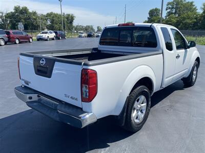 2012 Nissan Frontier SV V6   - Photo 6 - Cahokia, IL 62206