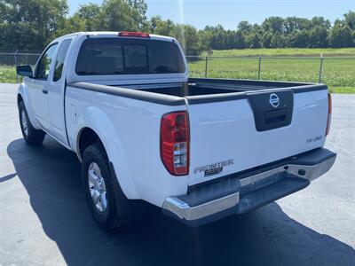2012 Nissan Frontier SV V6   - Photo 8 - Cahokia, IL 62206